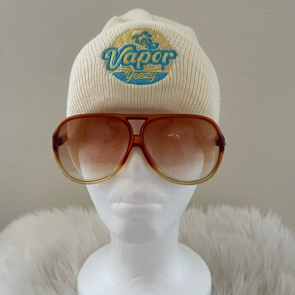 Ivory Winter Hat + 🎁 🕶️